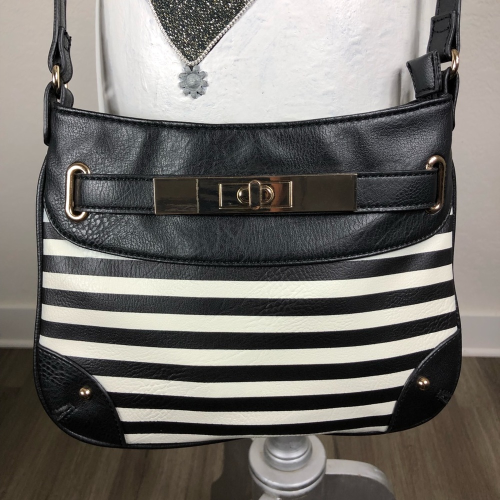 APT 9 | Woman’s Bags | Crossbody | Small